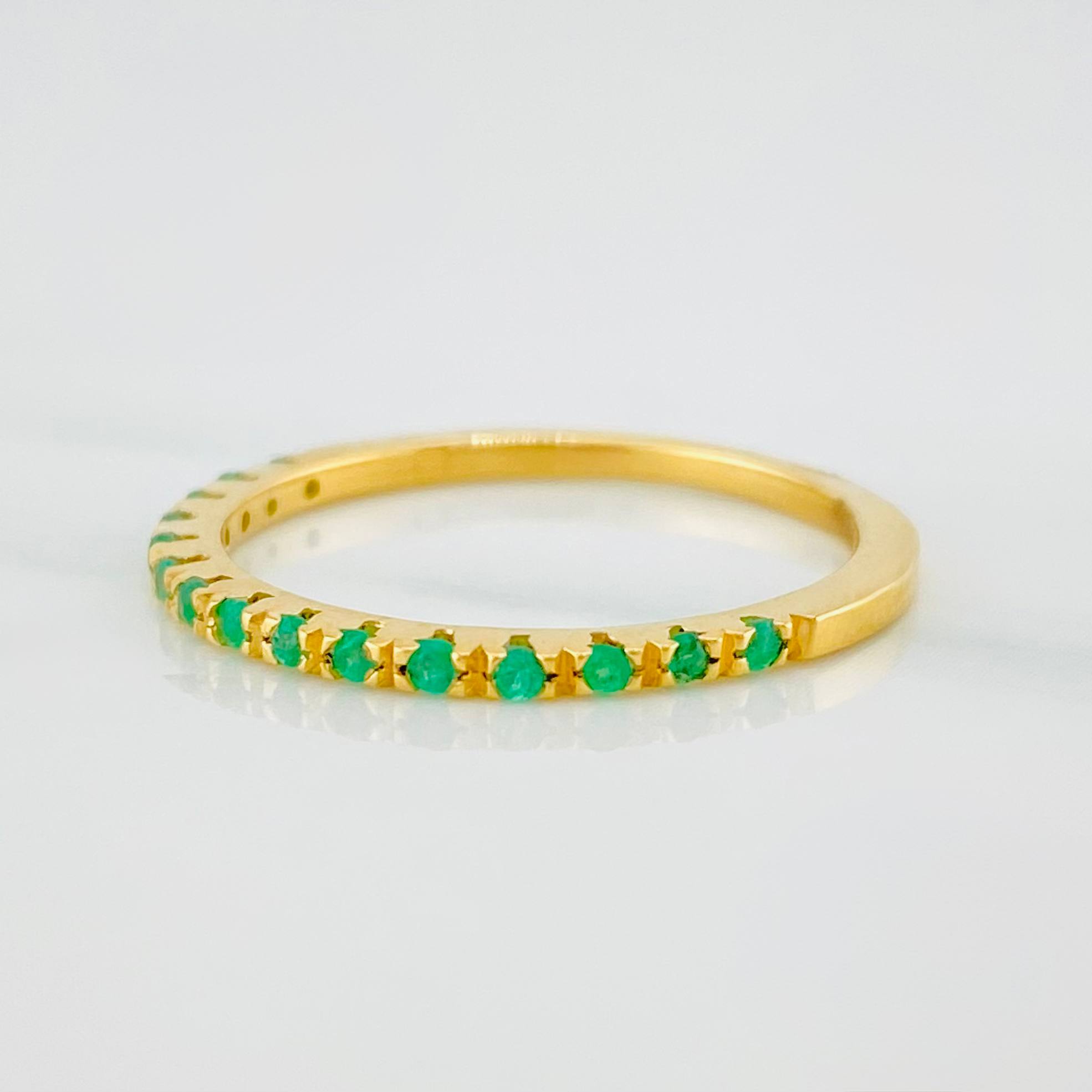 Anillo Churumbela Esmeraldas 15 Pts 1.5 g / T6 Oro Amarillo 18K
