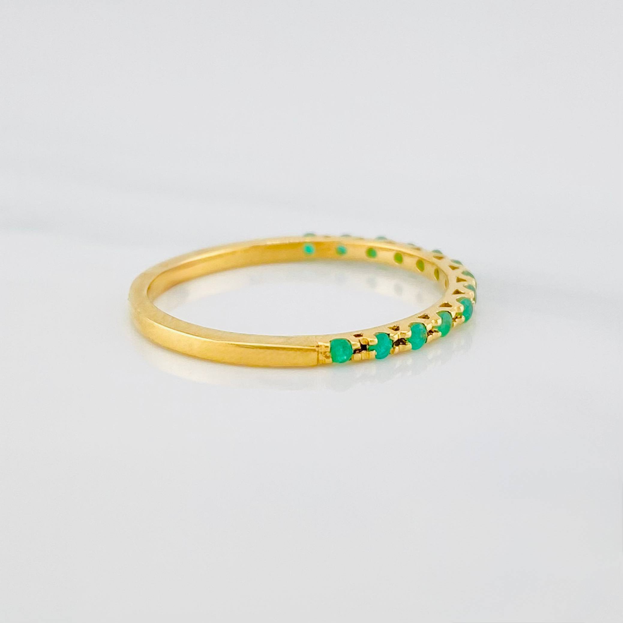 Churumbela Ring Emeralds 1.25 g / T6 1/4 Yellow Gold 18K