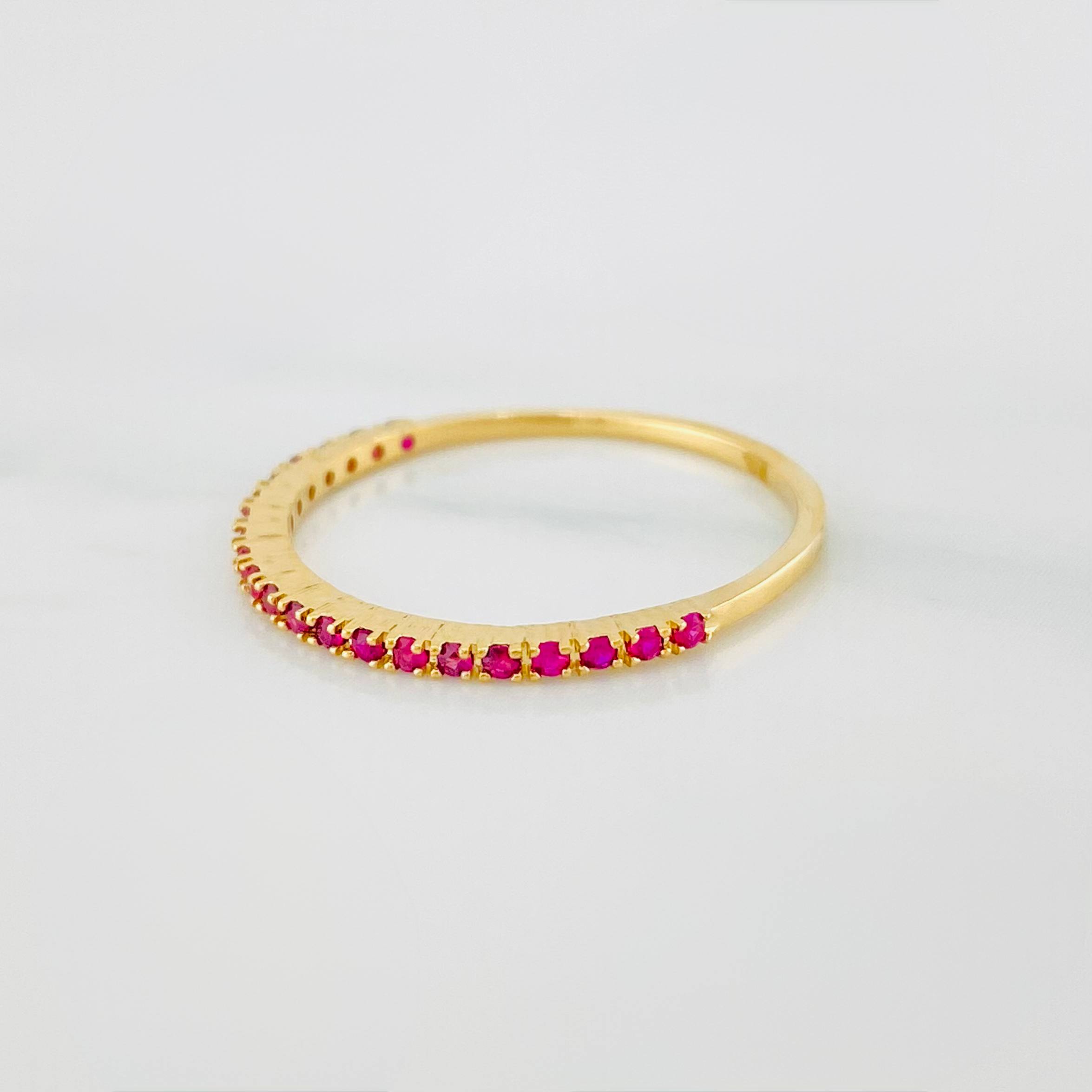 Anillo Churumbela Rubies 1.05 g / T7 Oro Amarillo 18K
