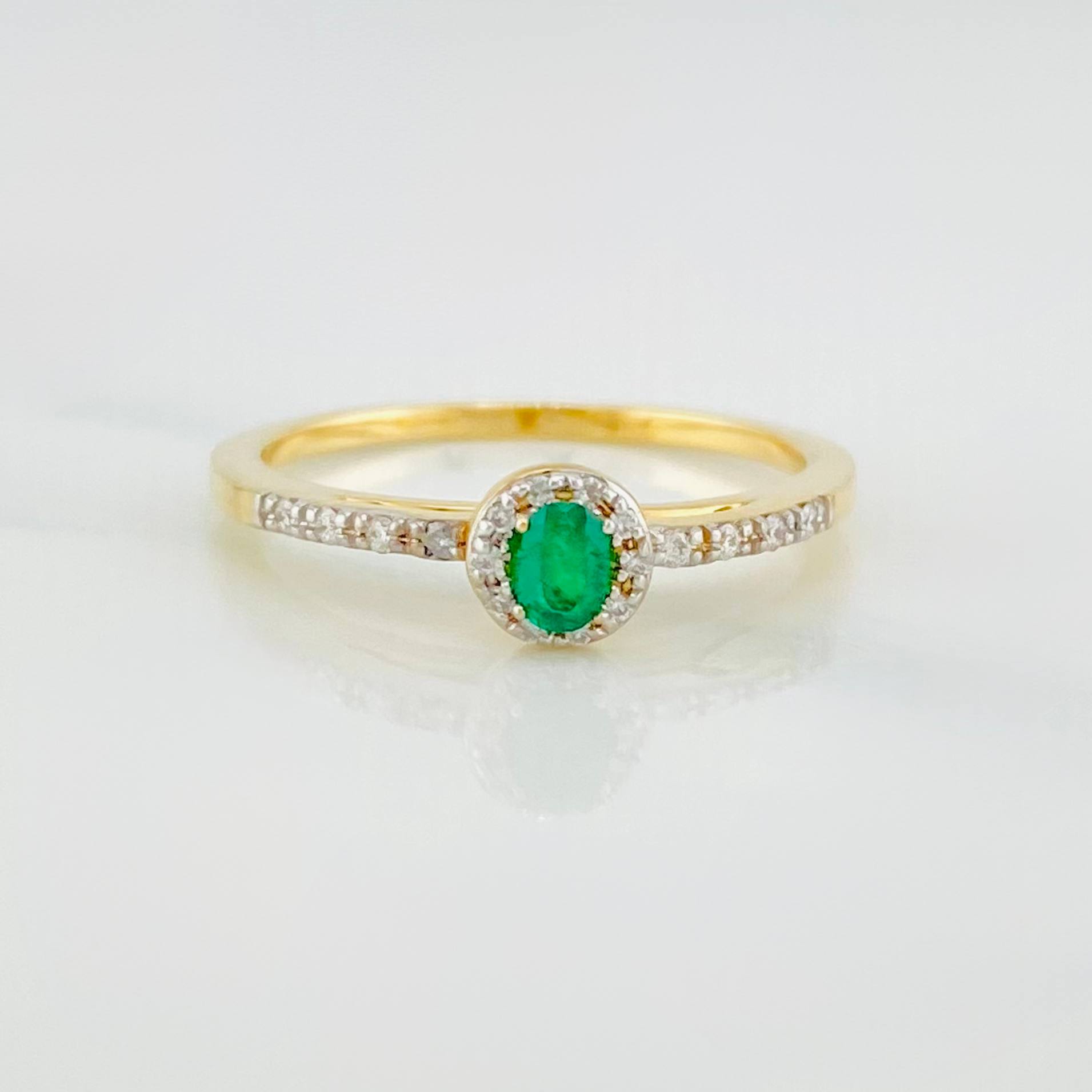 Anillo Halo Churumbela Esmeralda 2.1 g / T6 Dos Oros Amarillo Blanco 18K