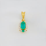 Dije Halo Esmeraldas 33 Pts Diamantes 07 Pts 1.05 g / 1/2 in Dos Oros Amarillo Blanco 18K