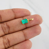 Dije Rectangulo Esmeralda 0.95 g / 1/2 in Oro Amarillo 18K