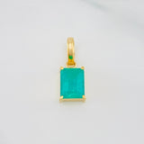 Dije Cuadrado Esmeralda 1.15 g / 3/4 in Oro Amarillo 18K
