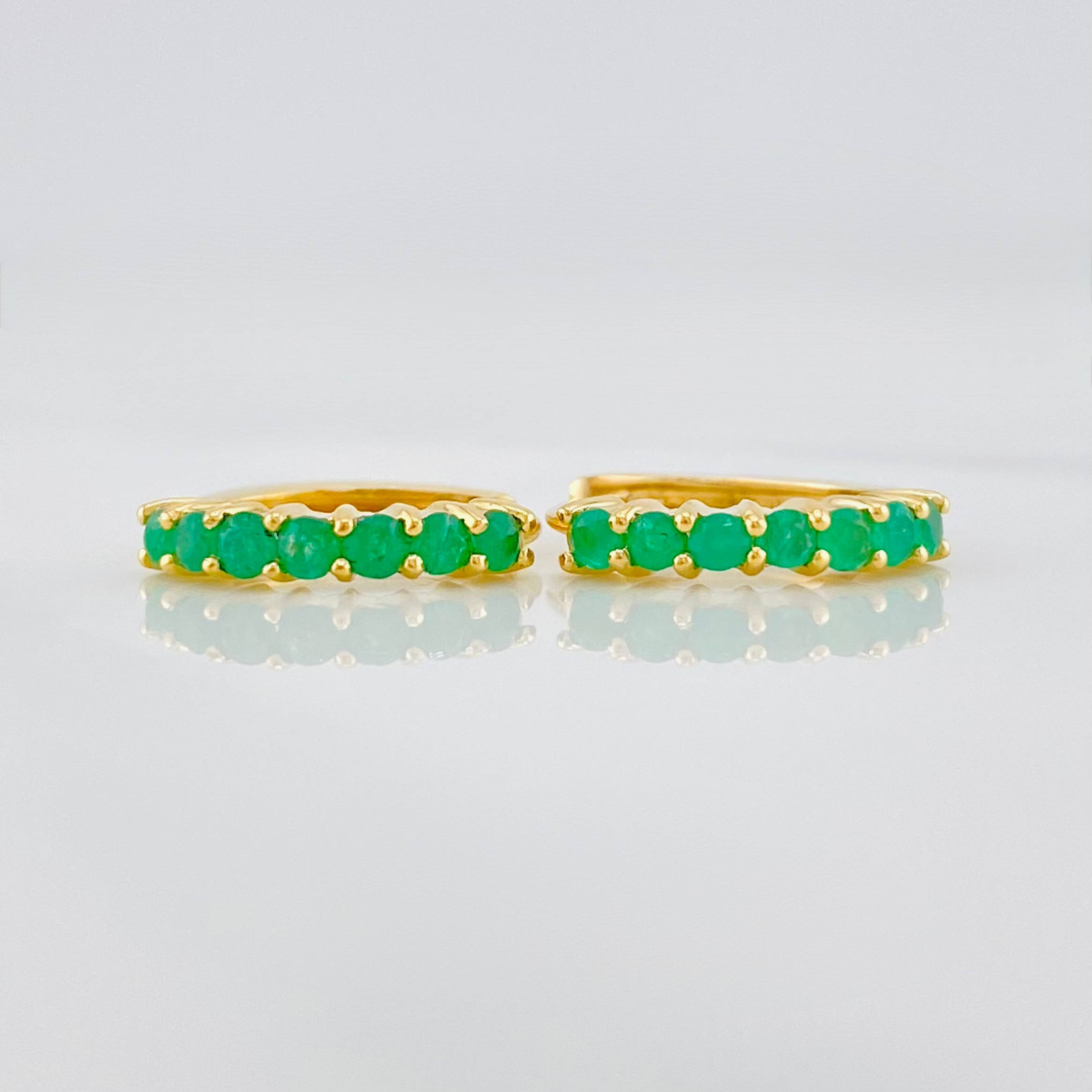 Hoop Earrings Intercepto Channel Emeralds 28 pts 1.7 g / 1/2 in 18K Yellow Gold