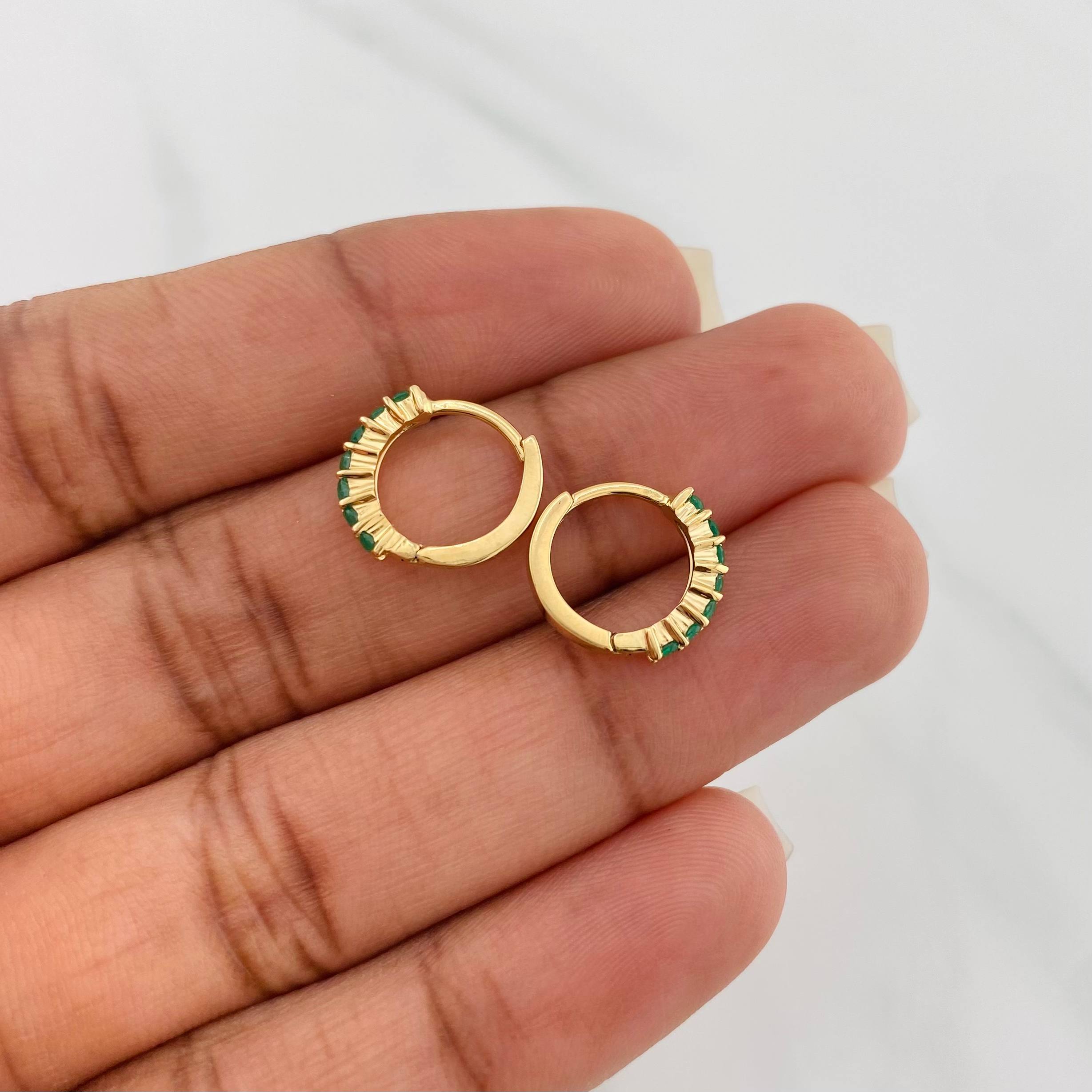 Hoop Earrings Intercepto Channel Emeralds 28 pts 1.7 g / 1/2 in 18K Yellow Gold