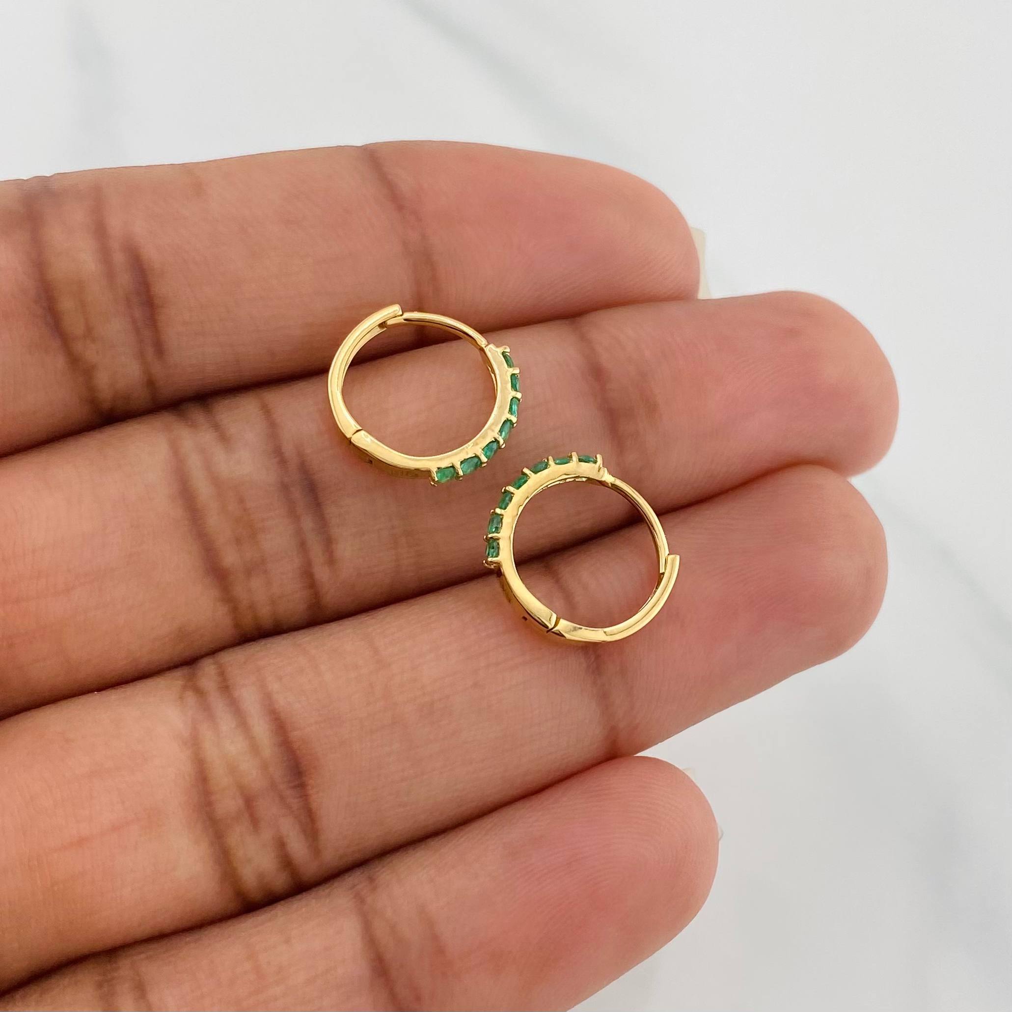 Hoop Earrings Emeralds 1.25 g / 1/2 in 18K Yellow Gold