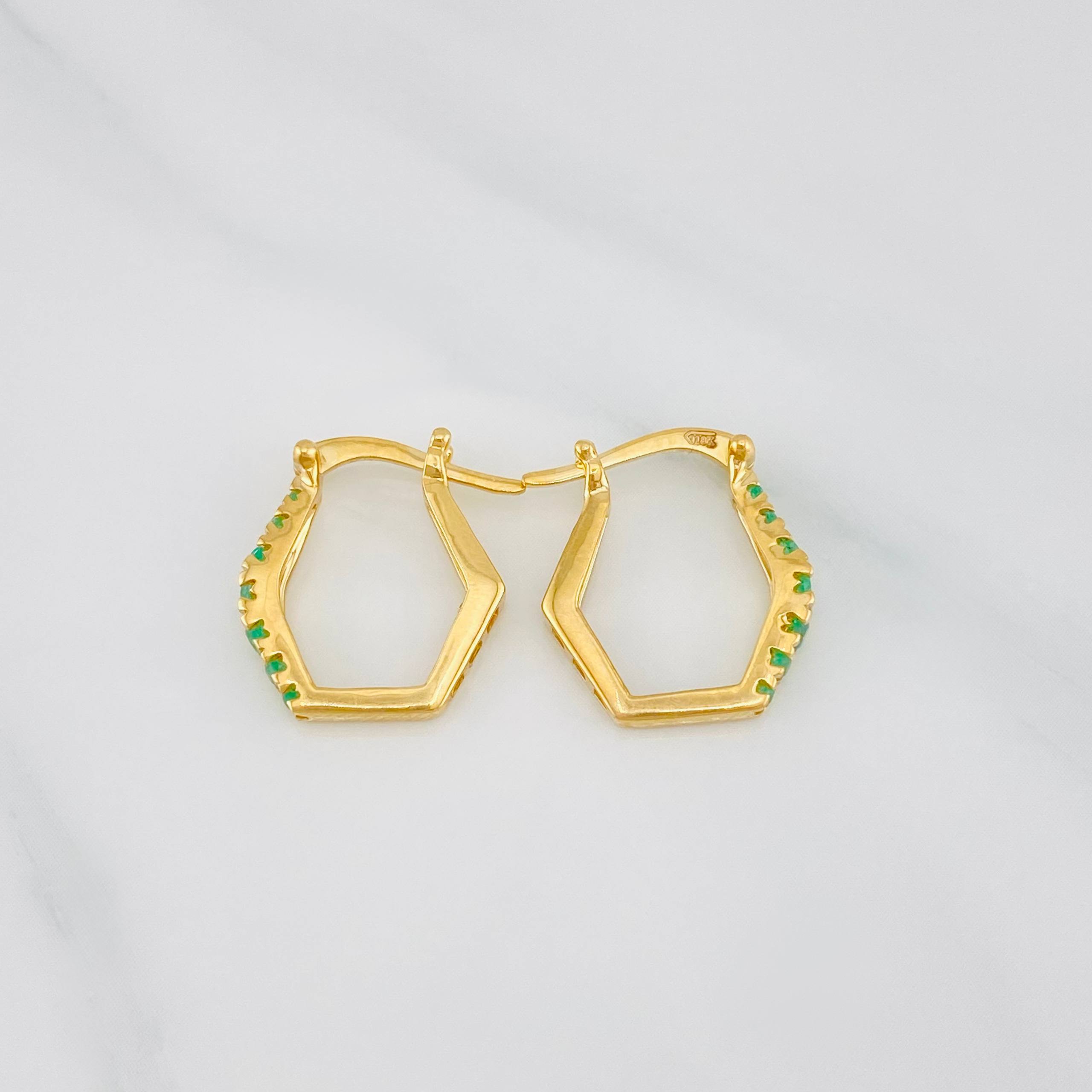 Hexagonal Hoop Earrings with Emeralds 36 Pts 3.1 g / 3/4 in 18K Yellow Gold