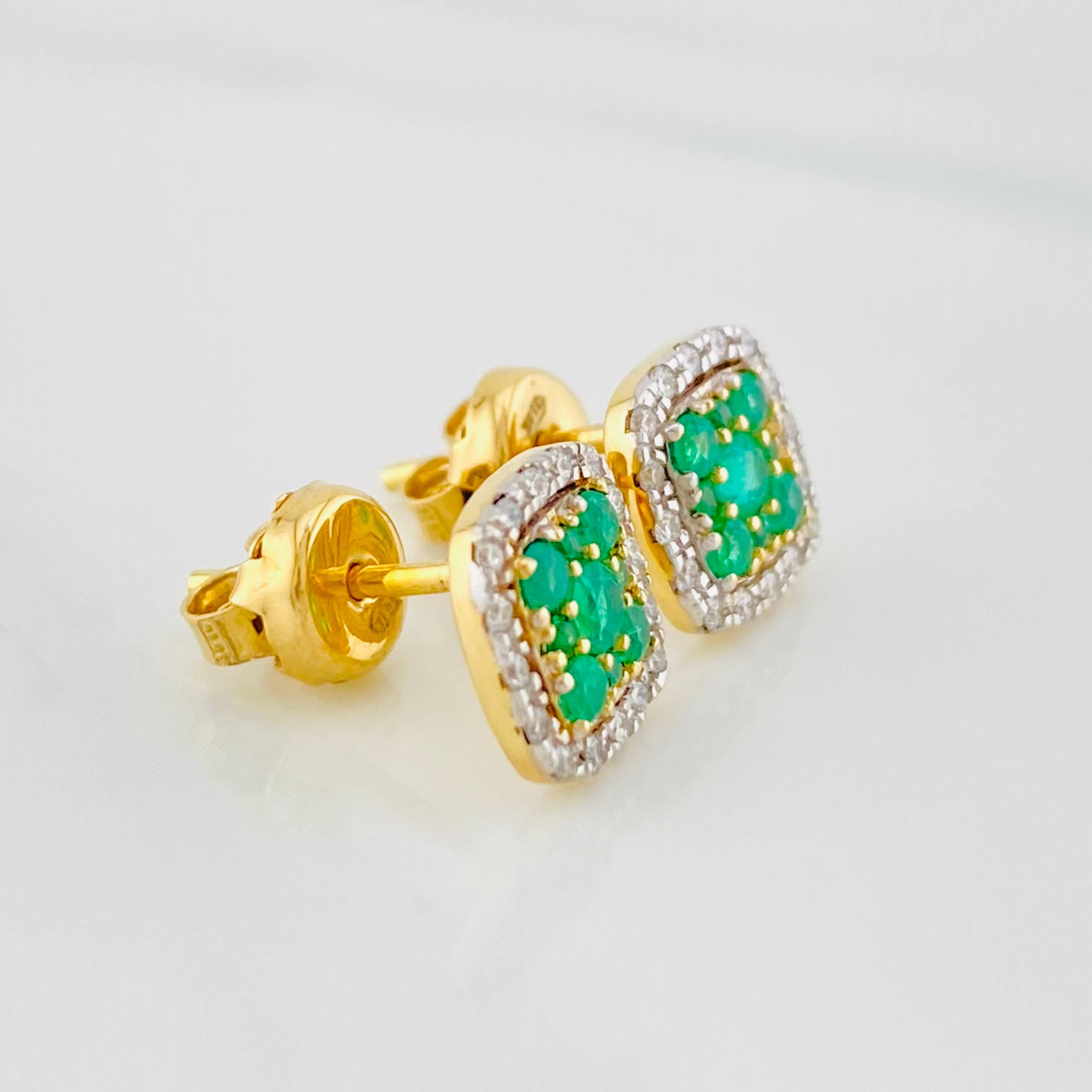 Stud Earrings Halo Emeralds 2.3 g / in / 7.9 mm Two Yellow White Gold 18K