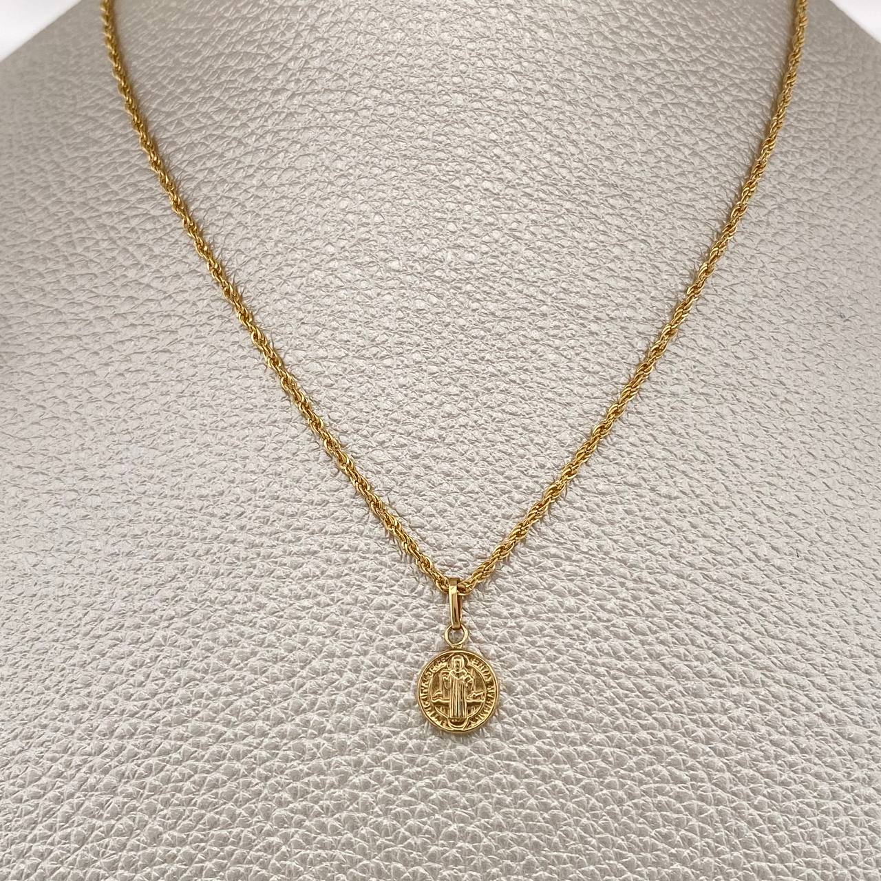 Set Cadena y Dije Lazo + San Benito 1.55gr / 15 3/4 in / Oro Amarillo 18K $