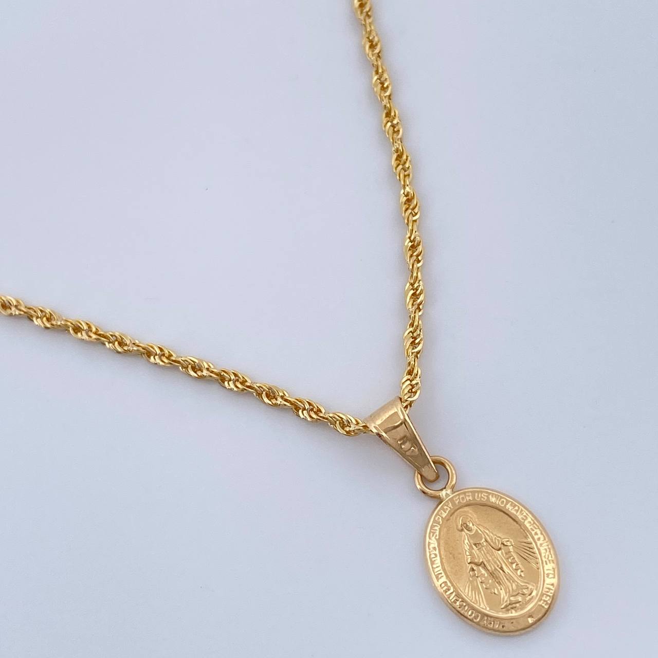 Set Rope Chain and Pendant + Miraculous Virgin 1.6gr / 15 3/4 in / 18K Yellow Gold $