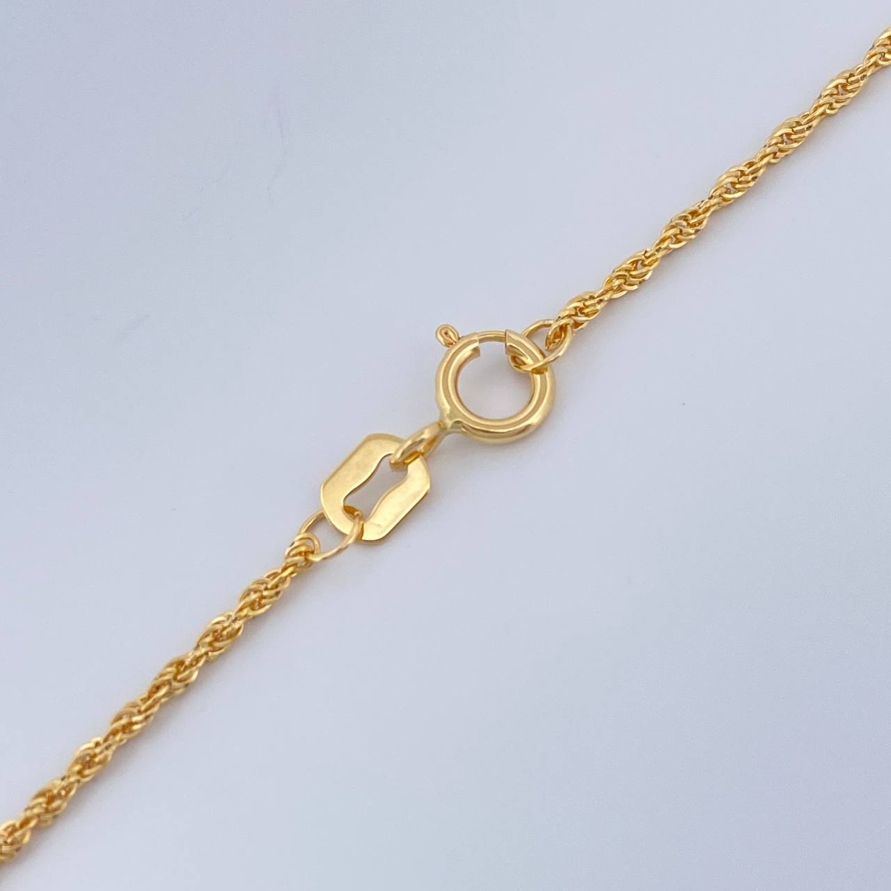 Set Rope Chain and Pendant + Virgin of Guadalupe 1.1gr / 15 3/4 in / 18K Yellow Gold $