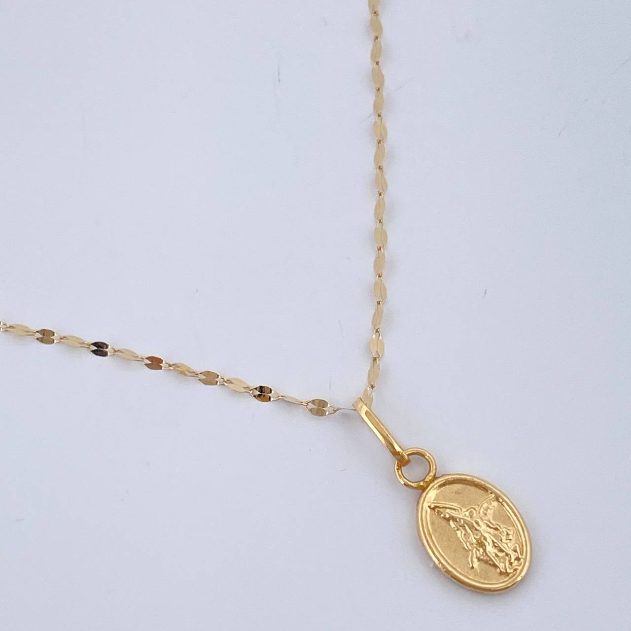 Set Chain and Mirror Flower Pendant + Saint Michael 0.65gr / 17 1/2 in / Yellow Gold 18K $