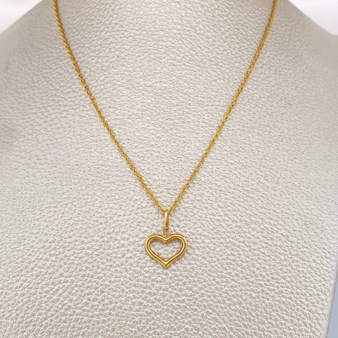 Set Rope Chain and Pendant + Heart Silhouette 1.4gr / 17 1/2 in / 18K Yellow Gold $