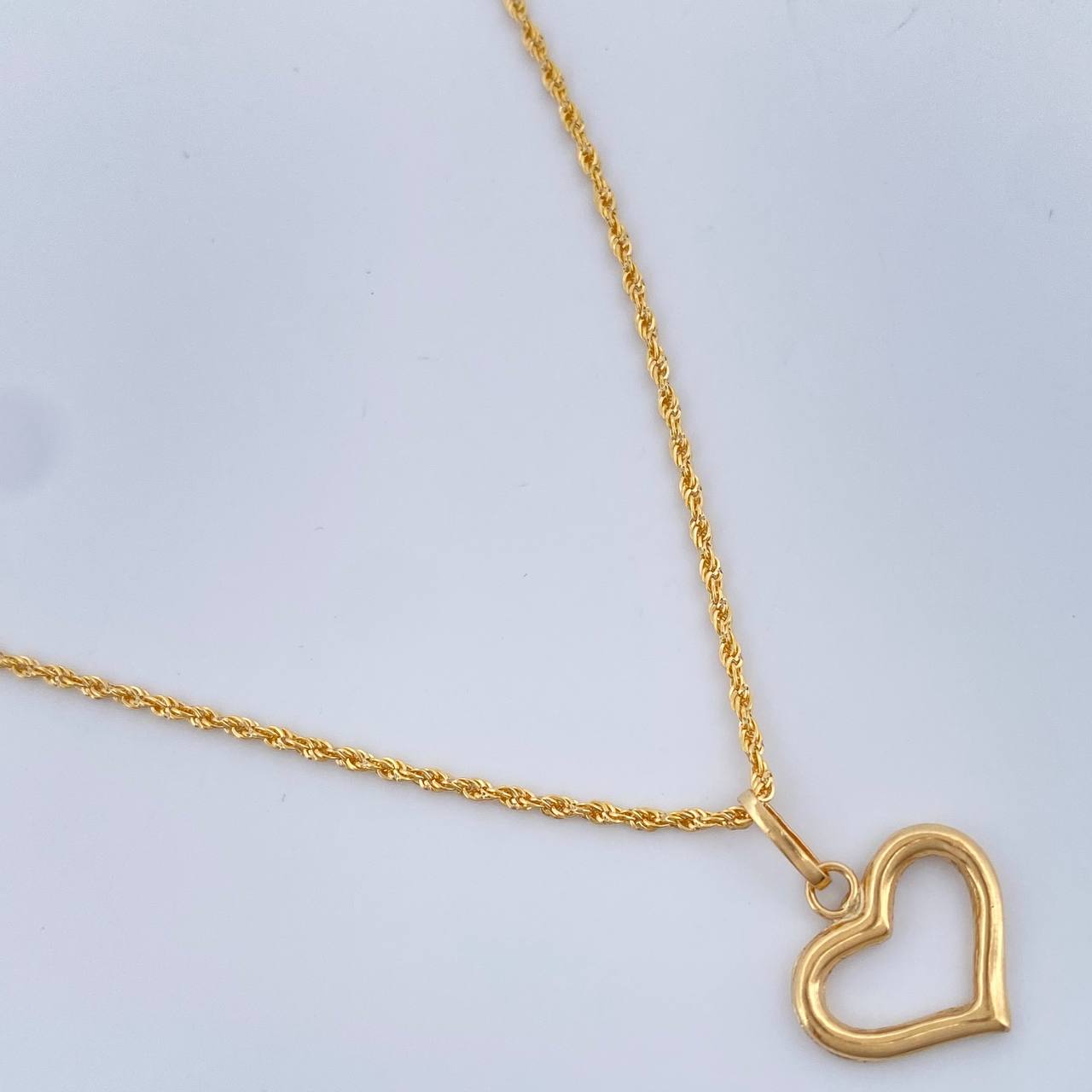Set Rope Chain and Pendant + Heart Silhouette 1.4gr / 17 1/2 in / 18K Yellow Gold $
