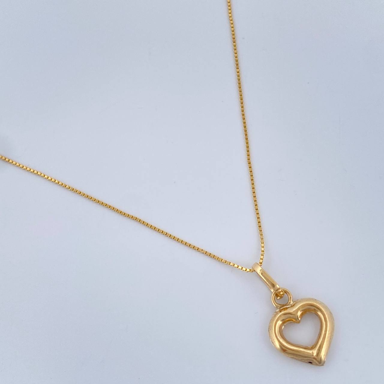 Set Venetian Chain and Pendant + Heart Silhouette 1.4gr / 18 in / 18K Yellow Gold $