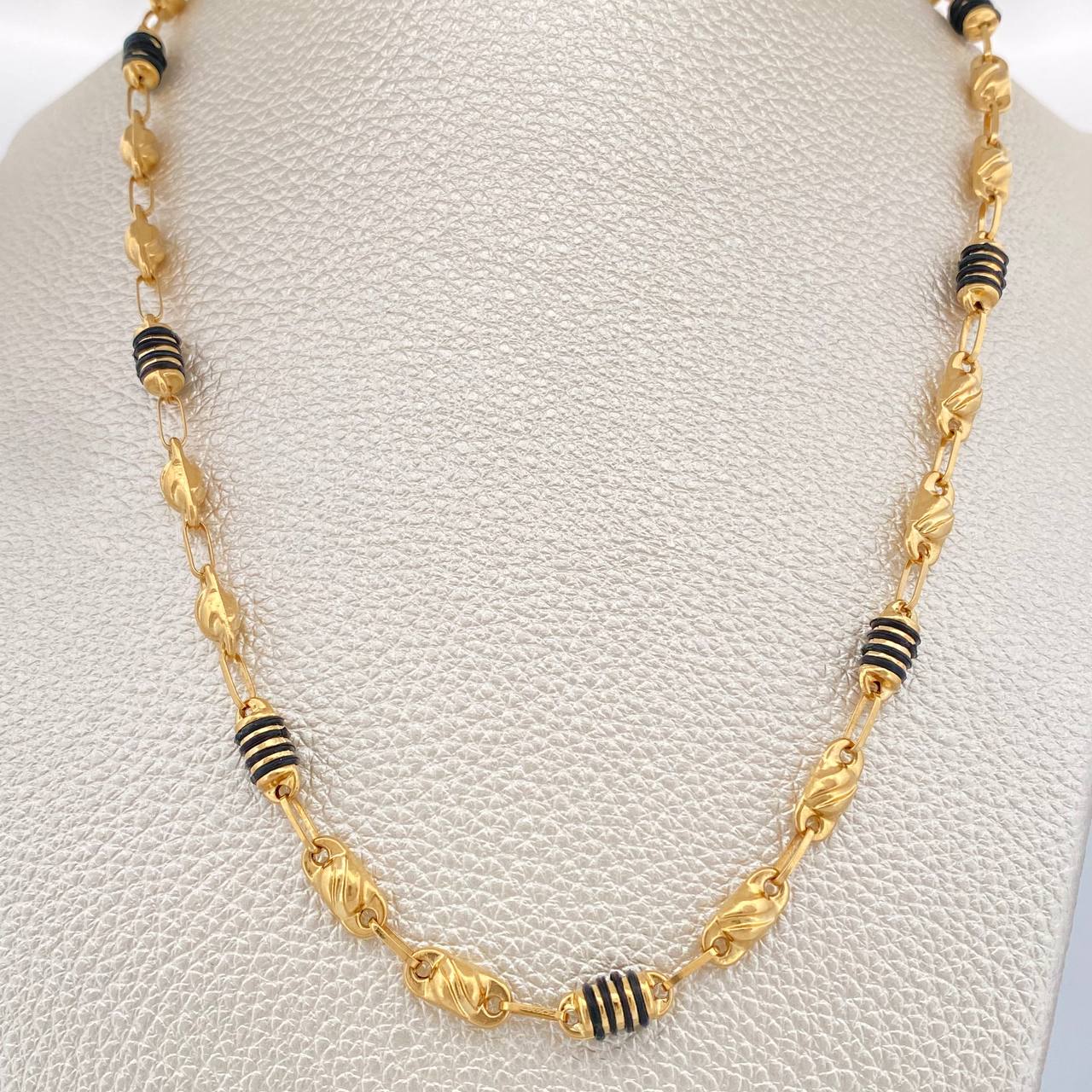 Cadena Rustica Barril 12.15gr / 24 1/4 in / 4.6mm Oro Amarillo 18K $