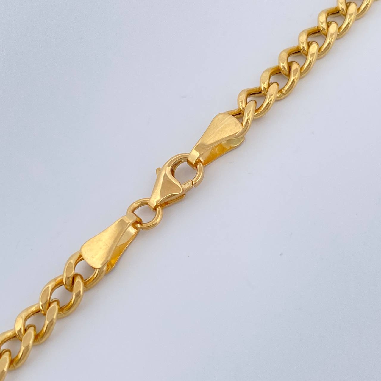 Cadena Cubana 12.45gr / 25 3/4 in / 3.7mm Oro Amarillo +1 18K %