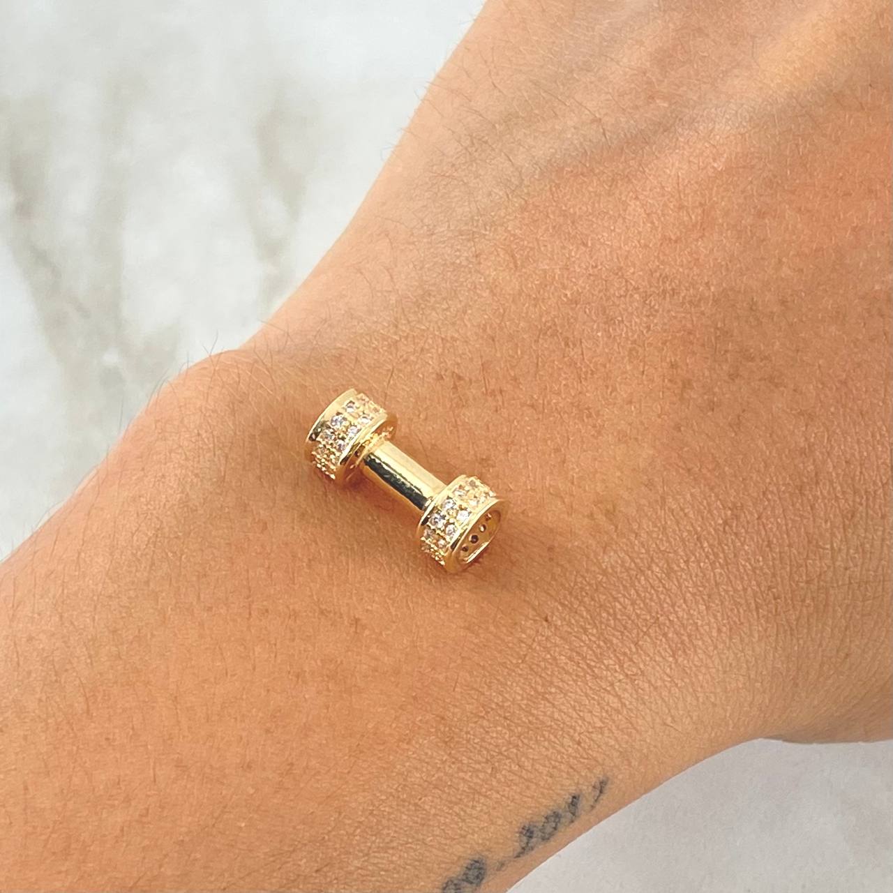 Charm Rustic Cylinder Dumbbell 2.2gr / 1.5cm / White Zircons Yellow Gold 18K