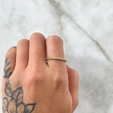 Anillo Ojos Carril Tupido 1.65gr / T6 1/2 / Circones Blancos Oro Amarillo 18K ©