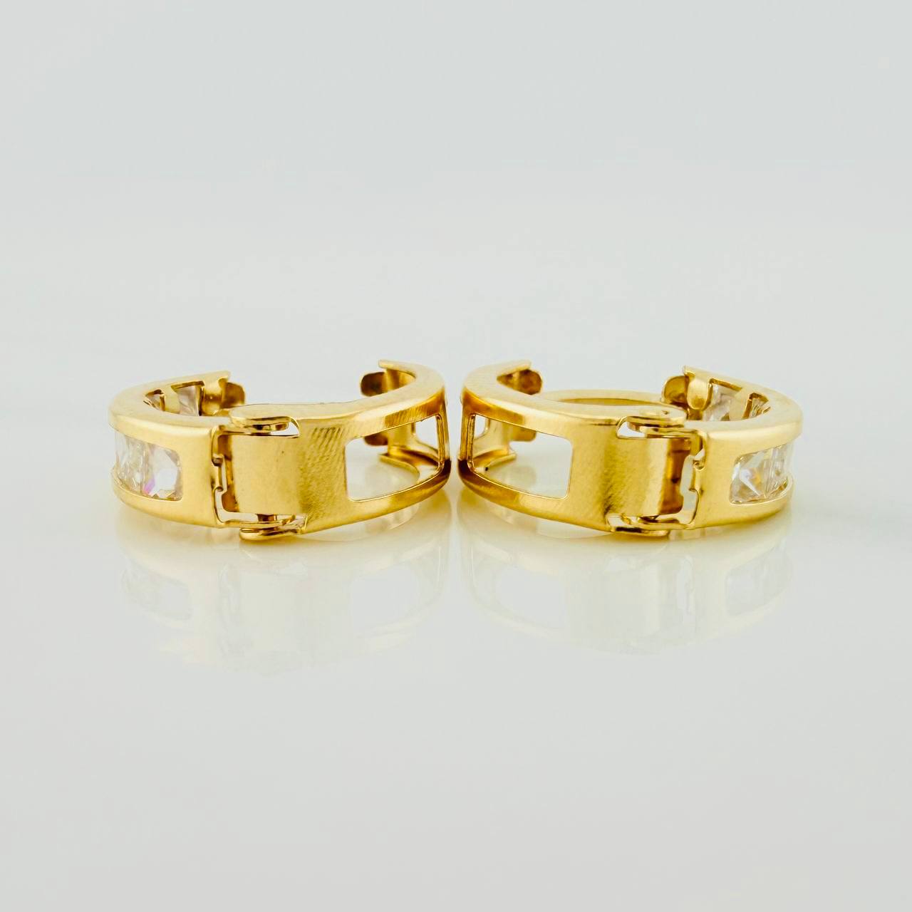 Hoop Earrings Carril 1.7g / 1/2 in / Yellow Gold 18K $