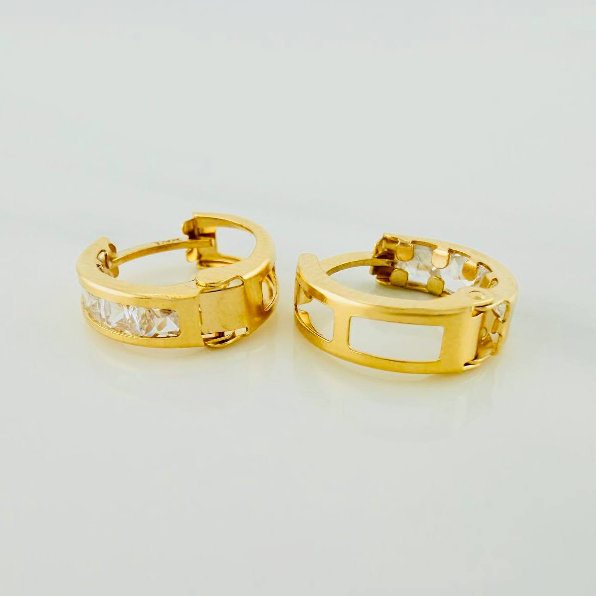 Hoop Earrings Carril 1.7g / 1/2 in / Yellow Gold 18K $