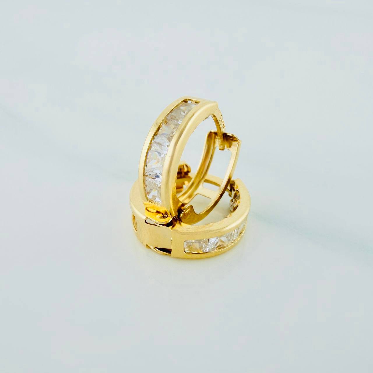Hoop Earrings Carril 1.7g / 1/2 in / Yellow Gold 18K $