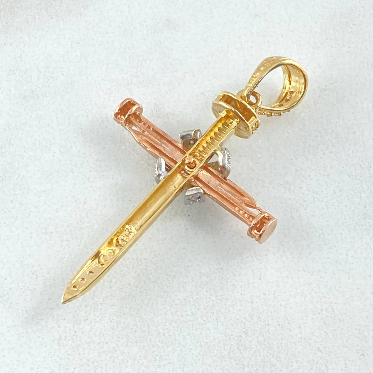 Pendant Penitence Nail 3.7gr / 4cm / 18K Gold ©