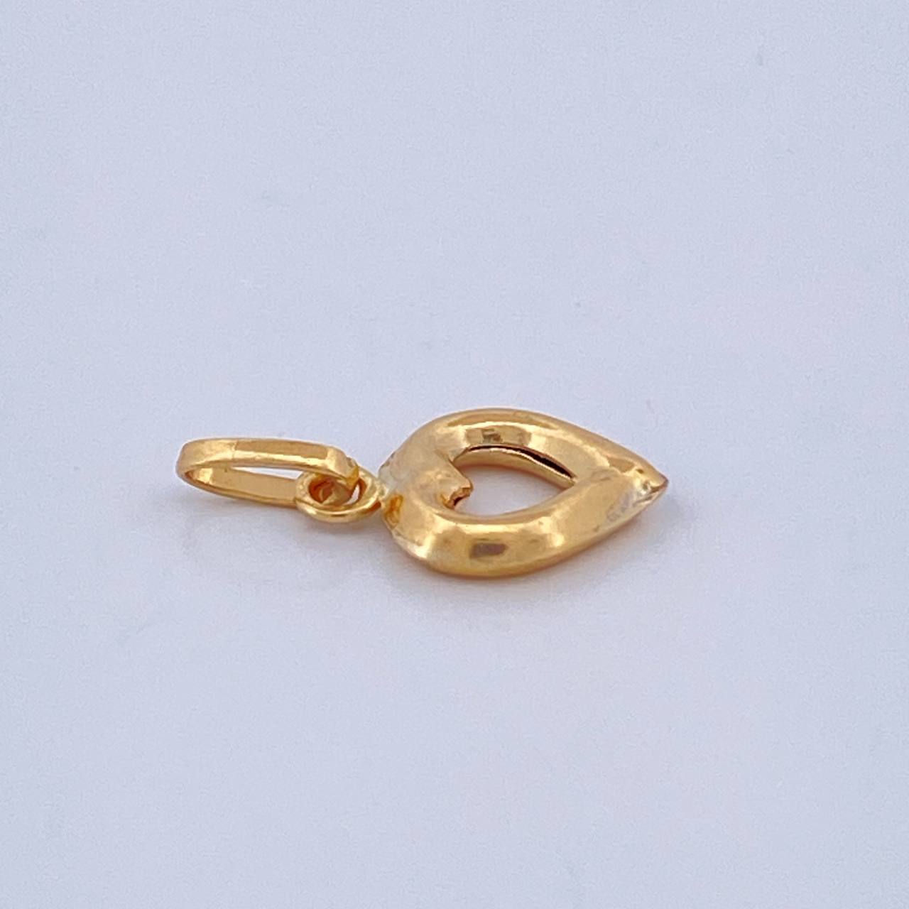 Heart Silhouette Pendant 0.35gr / 1/2 in / Yellow Gold 18K $