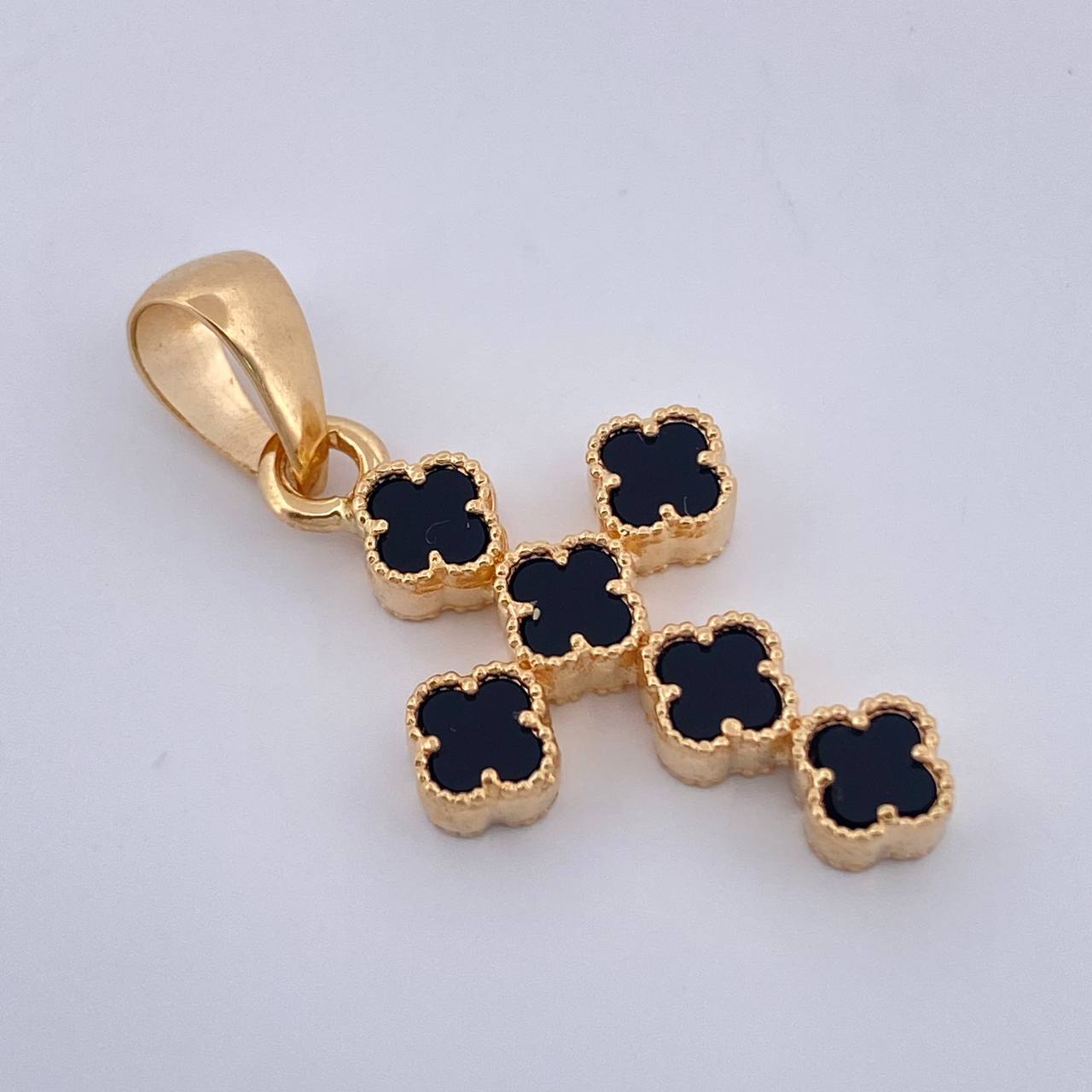 Dije Cruz Trebol 3.2gr / 1 1/4 in / Oro Amarillo 18K $