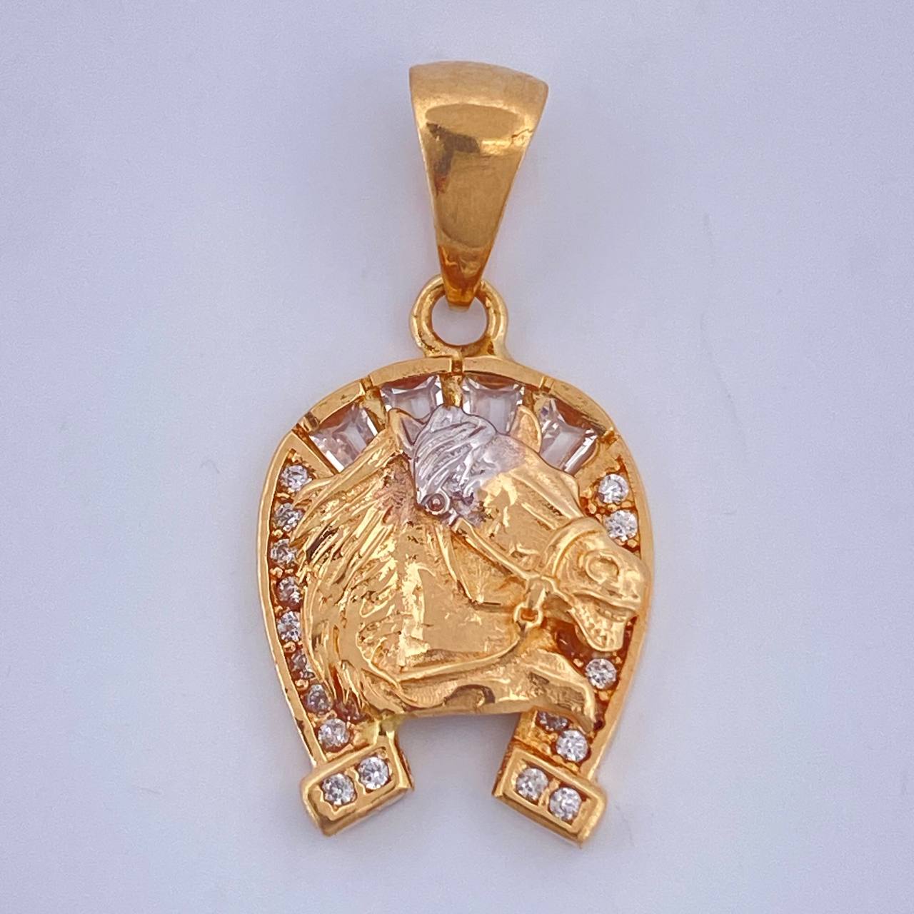 Dije Herradura Caballo 2.5gr / 1 in / Dos Oros Amarillo Blanco 18K $