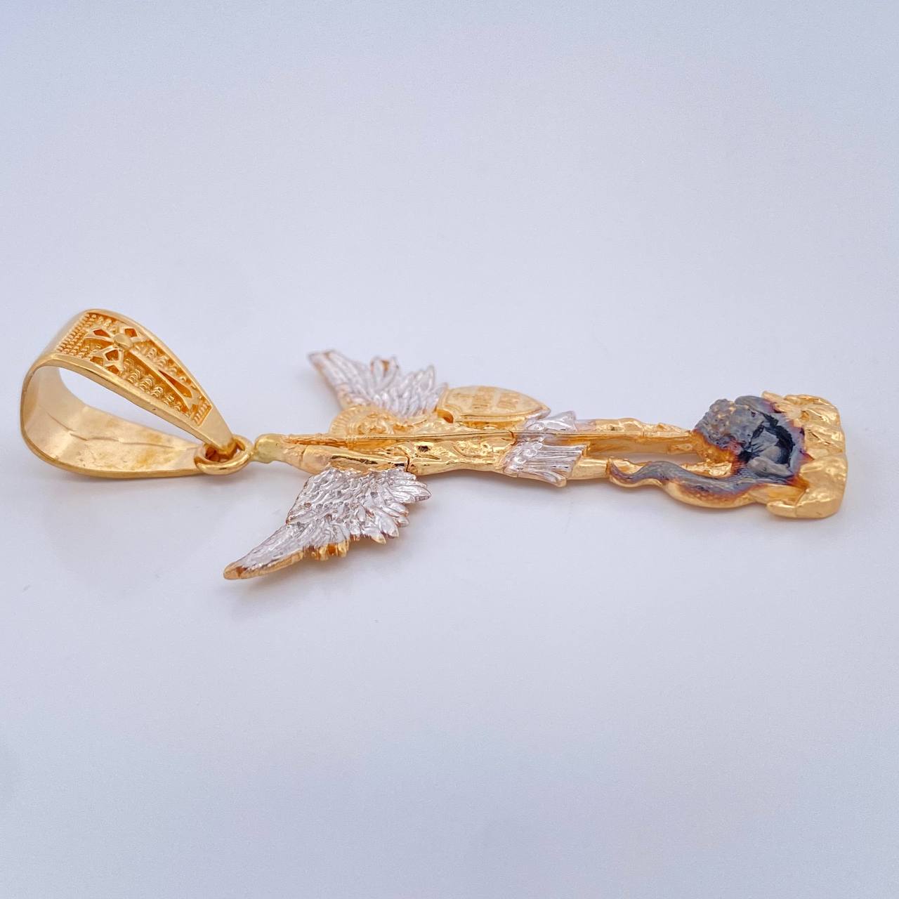 Dije San Miguel 9.8gr / 2 1/4 in / Tres Oros 18K $