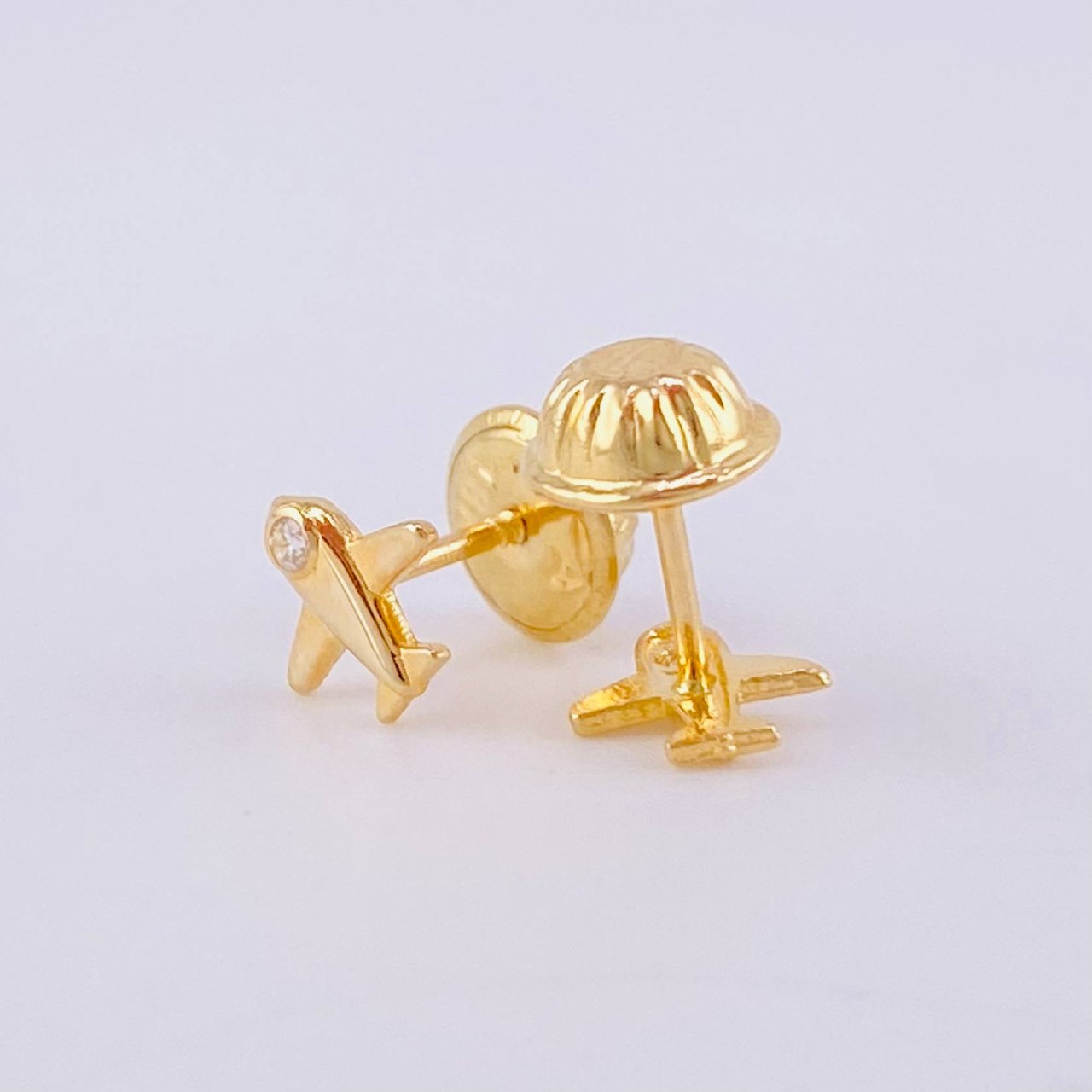 Stud Earrings Airplane 0.55g / in / 5.5mm Yellow Gold 18K