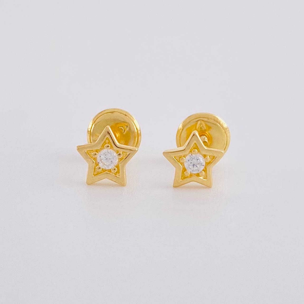 Stud Earrings Star 0.75g / in / 4.4mm Yellow Gold 18K