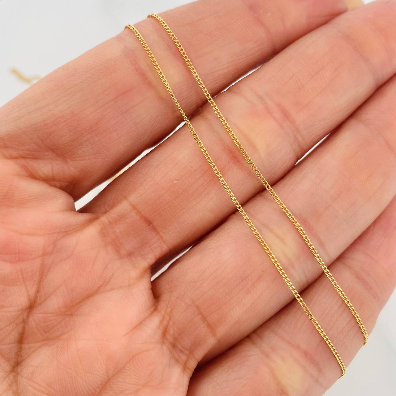 Set Cadena Mini Cubana + Dije Gota Esmeralda 0.16 pts / 1.65g / 18 in Oro Amarillo 18K