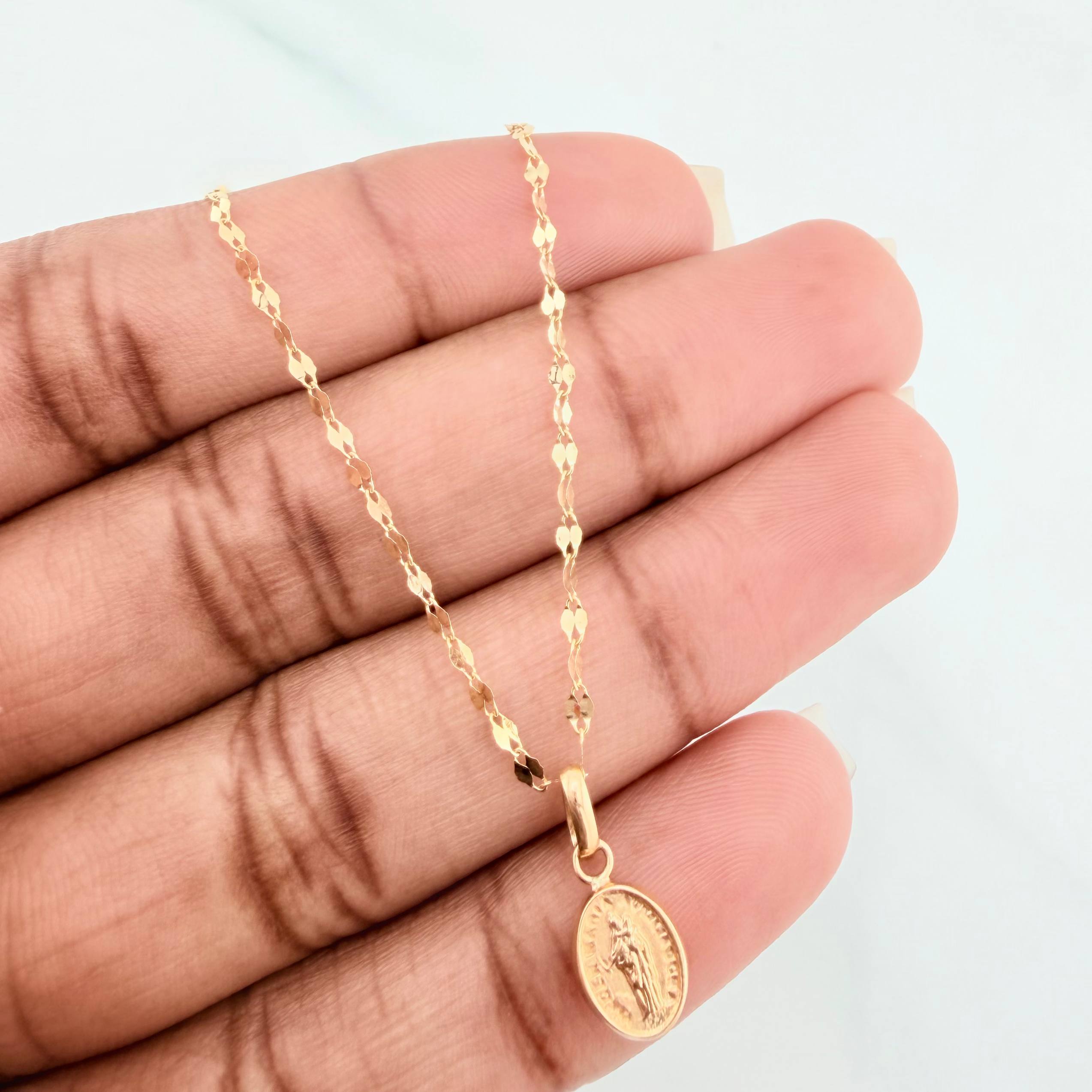 Set Mirror Flower Chain + Pendant Virgin Mary Help of Christians / 1.25gr / 17 3/4 in 18K Yellow Gold