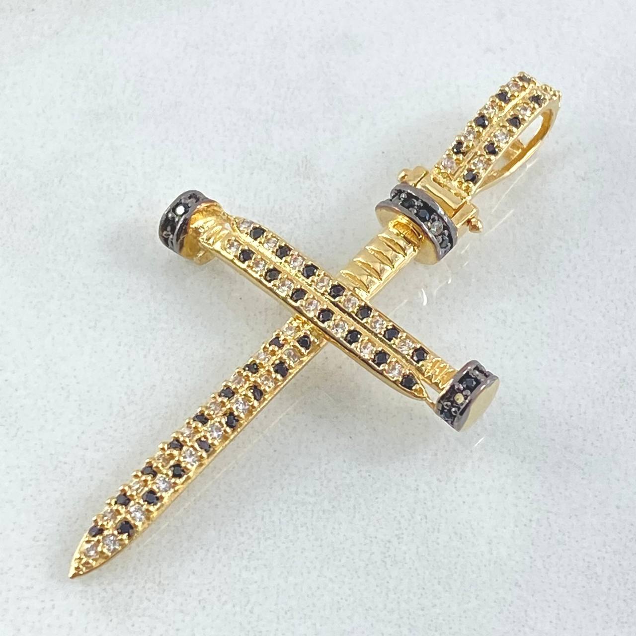 Pendant Nail Pendant 4.35gr / 4.7cm / 18K Gold ©