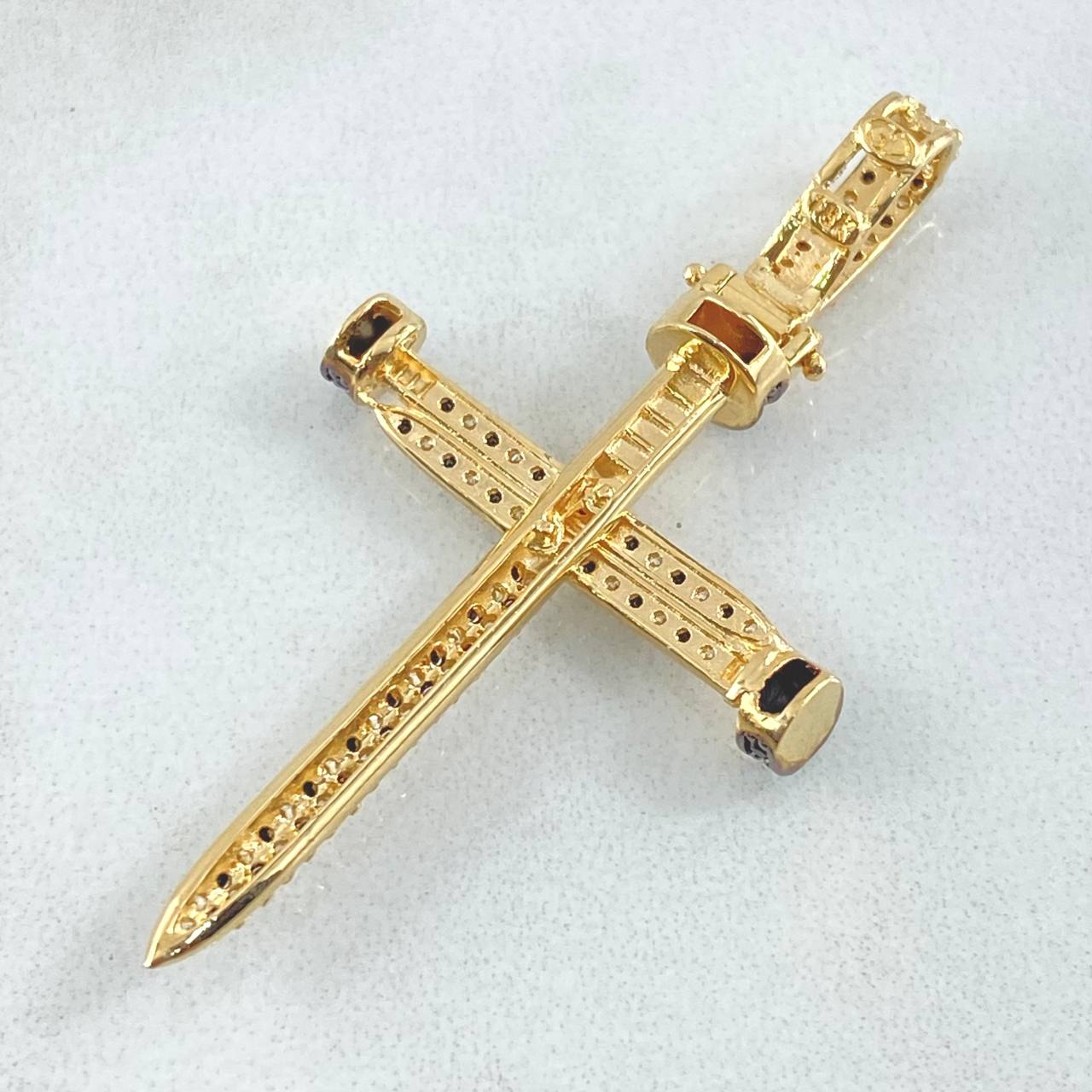 Pendant Nail Pendant 4.35gr / 4.7cm / 18K Gold ©