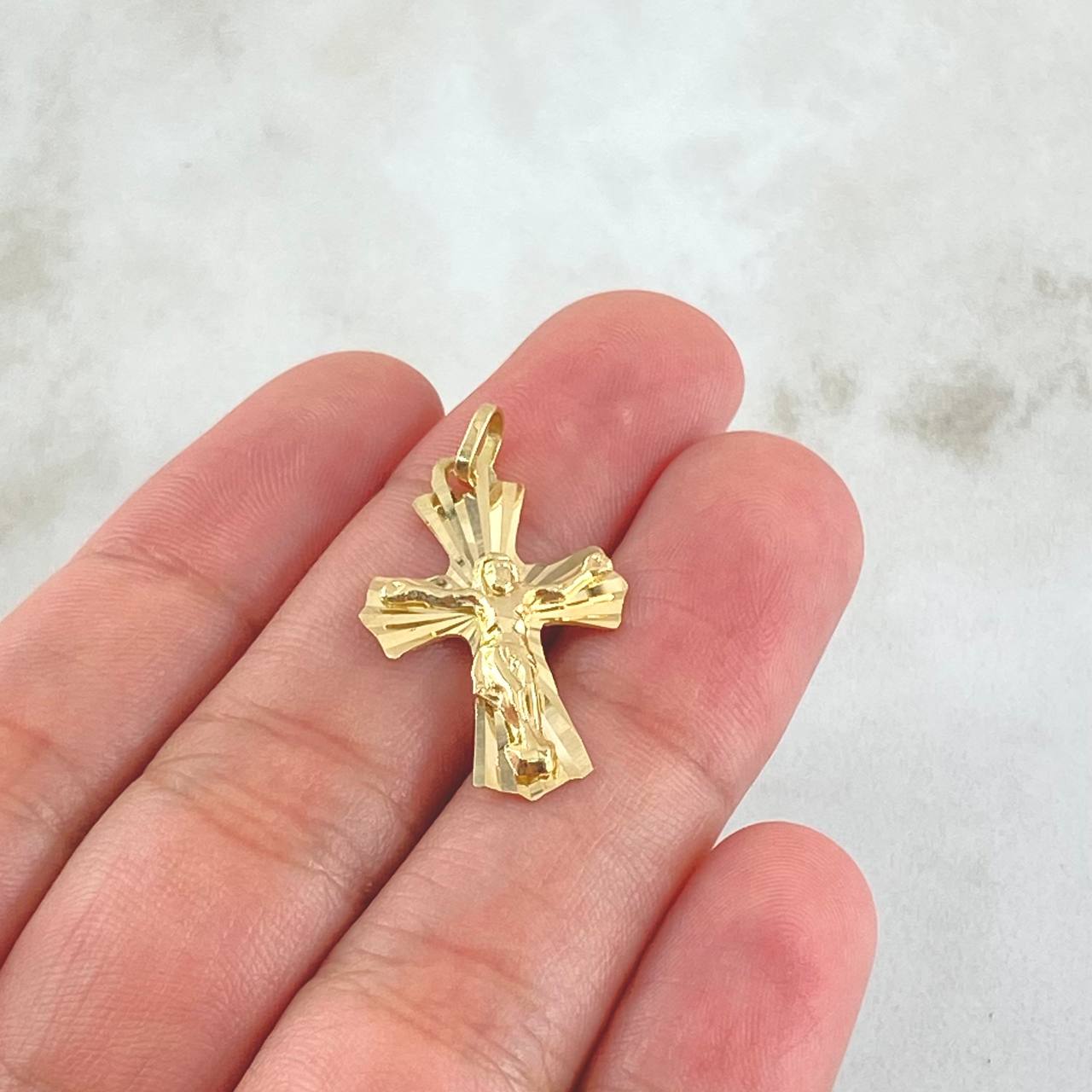 Pendant Cross Christ 1.6gr / 2.7cm / 18K Gold ©