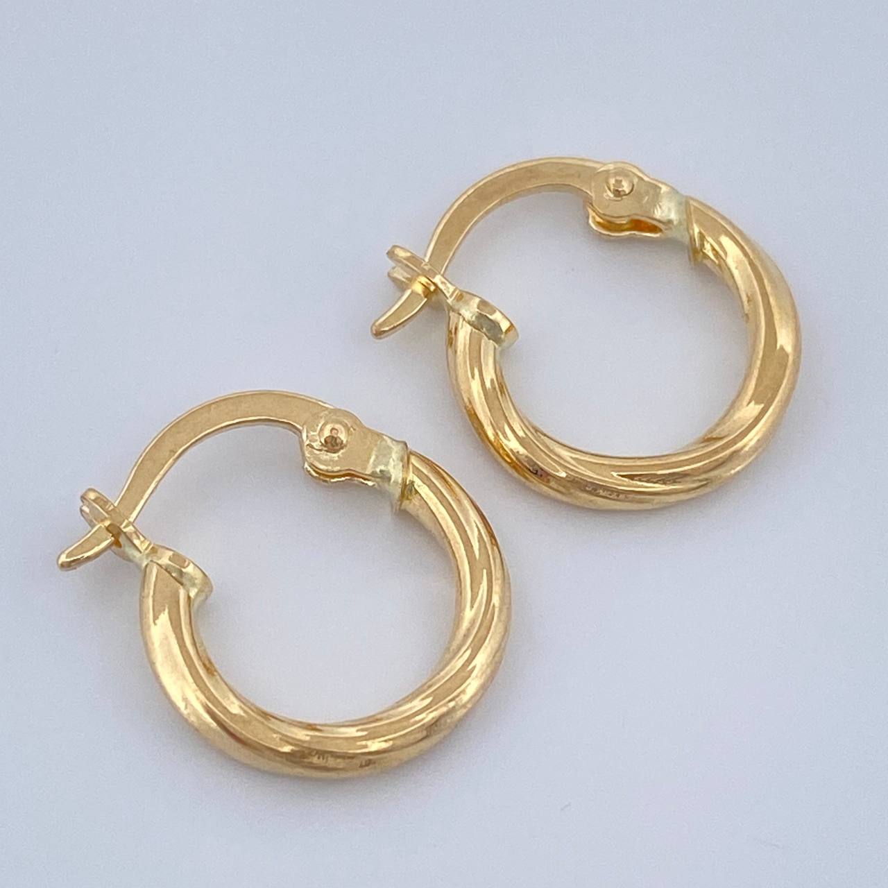 Candongas Mary 0.9gr / 1/2 in / Oro Amarillo 18K $