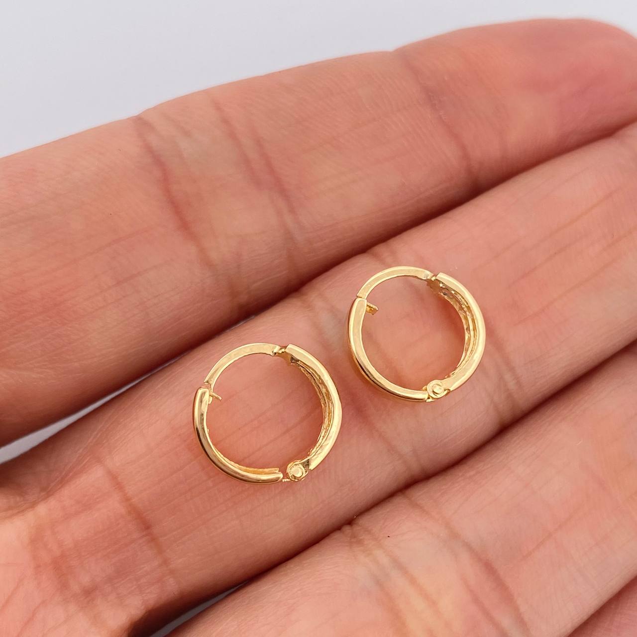 Candongas Carril 0.85gr / 1/2 in / Oro Amarillo 18K $