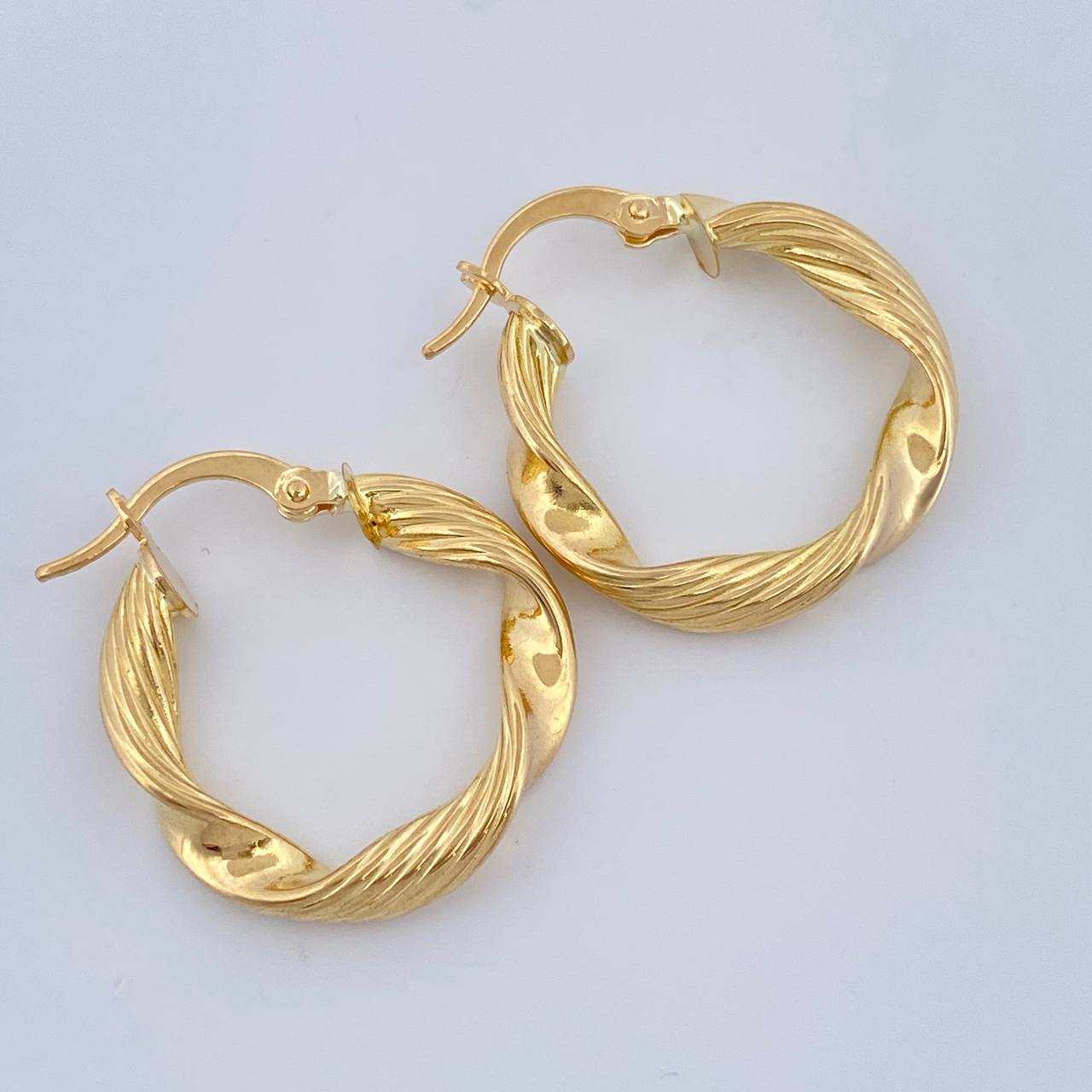 Candongas Hera 2.25gr / 1 in / Oro Amarillo 18K $