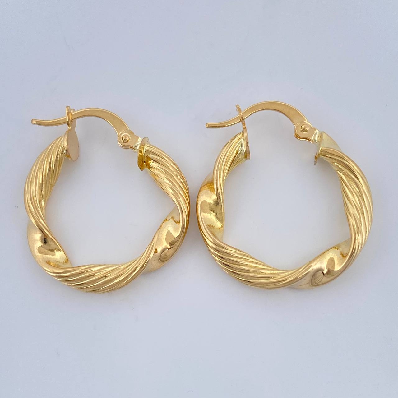 Candongas Hera 2.25gr / 1 in / Oro Amarillo 18K $