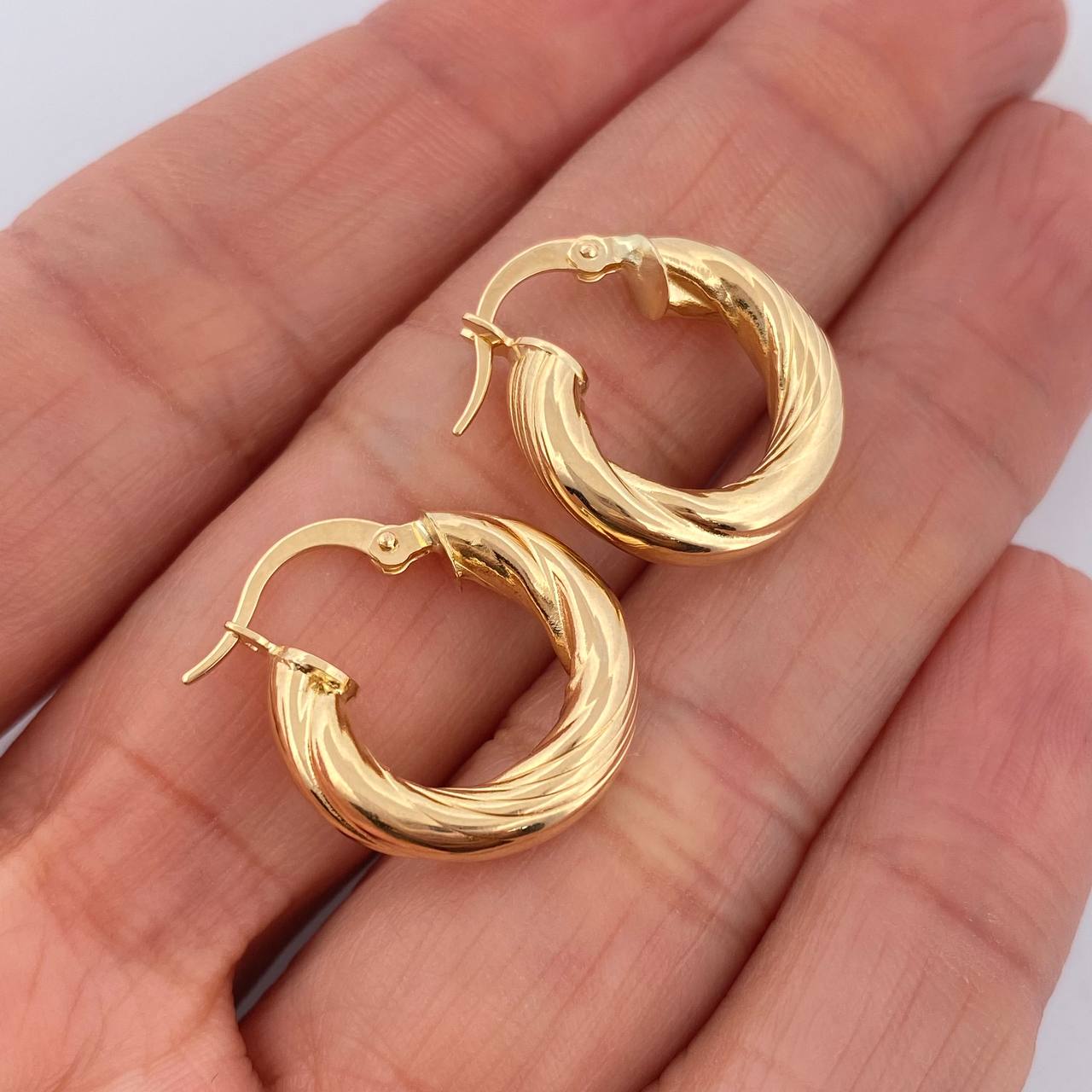 Candongas Bouclé 2.65gr / 3/4 in / Oro Amarillo 18K $