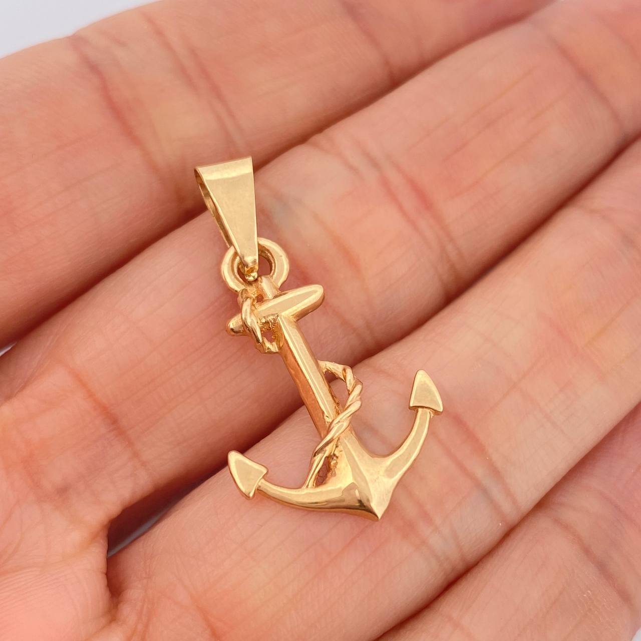Dije Ancla Cadena 1.4gr / 1 1/4 in / Oro Amarillo 18K $