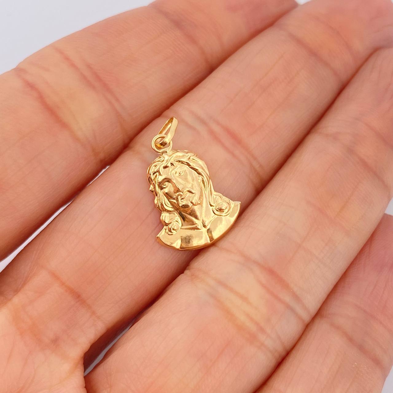 Dije Rostro Cristo 0.75gr / 3/4 in / Oro Amarillo 18K $