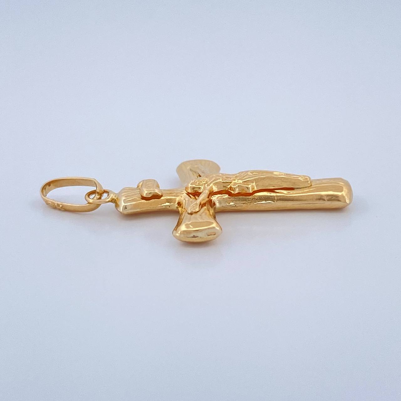 Dije Cruz Cristo Palo 1.3gr / 1 1/2 in / Oro Amarillo 18K $