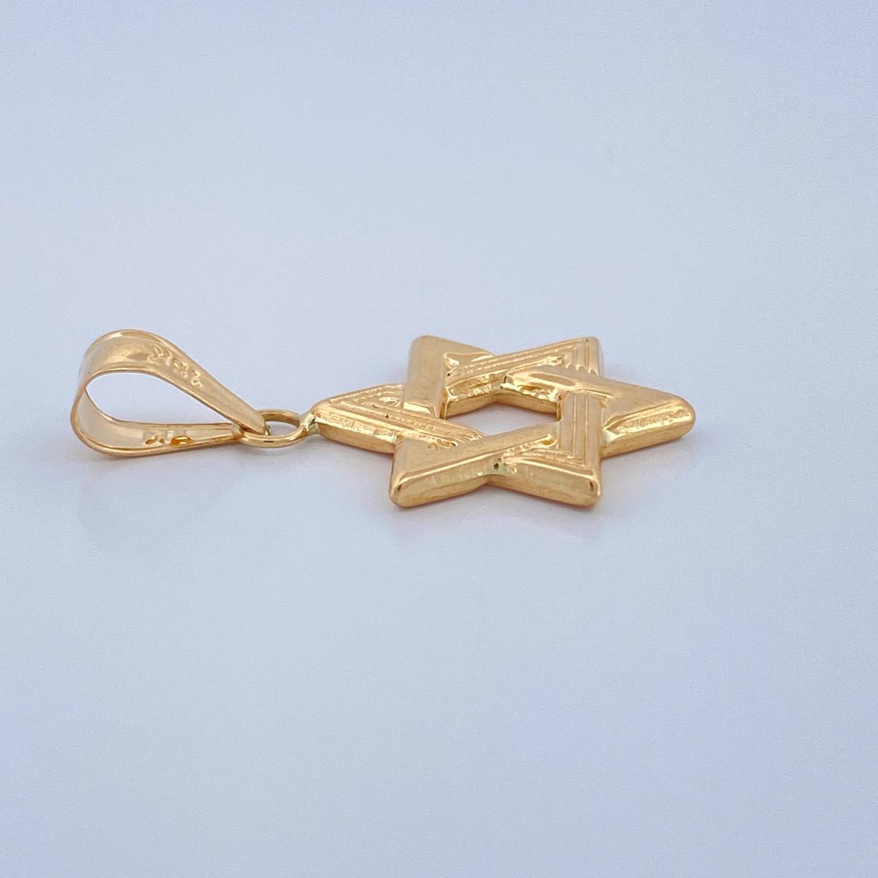 Pendant Star of David 1.1gr / 1 in / 18K Yellow Gold $