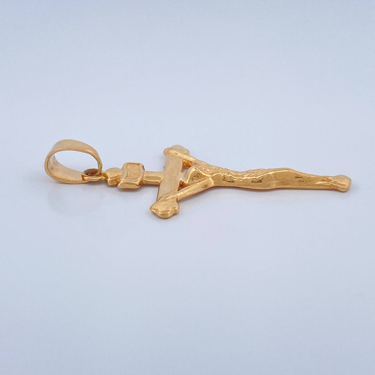 Dije Cruz Cristo 3.1gr / 1 3/4 in / Oro Amarillo 18K $