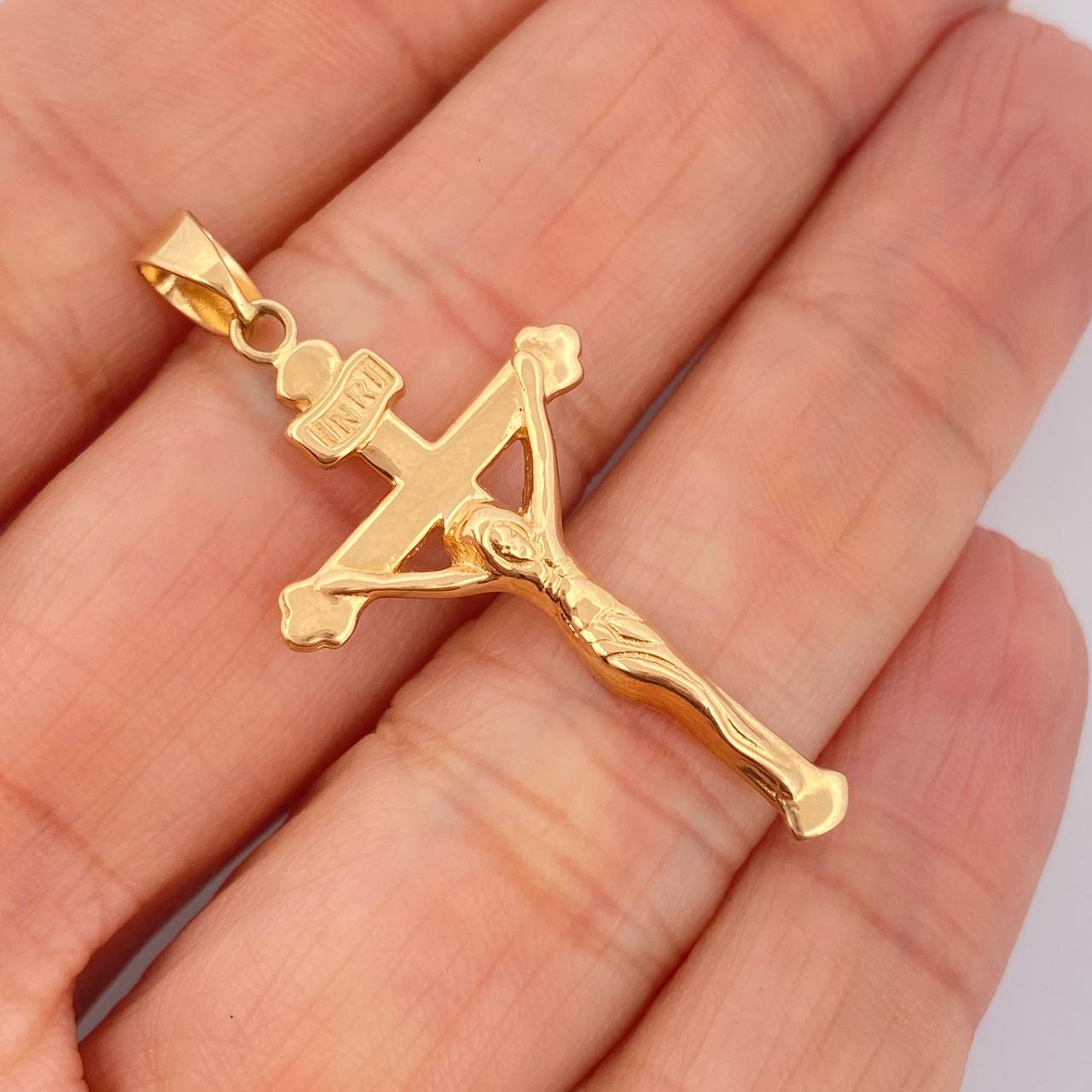 Dije Cruz Cristo 3.1gr / 1 3/4 in / Oro Amarillo 18K $