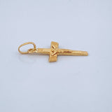 Dije Cruz Cristo 0.35gr / 3/4 in / Oro Amarillo 18K $